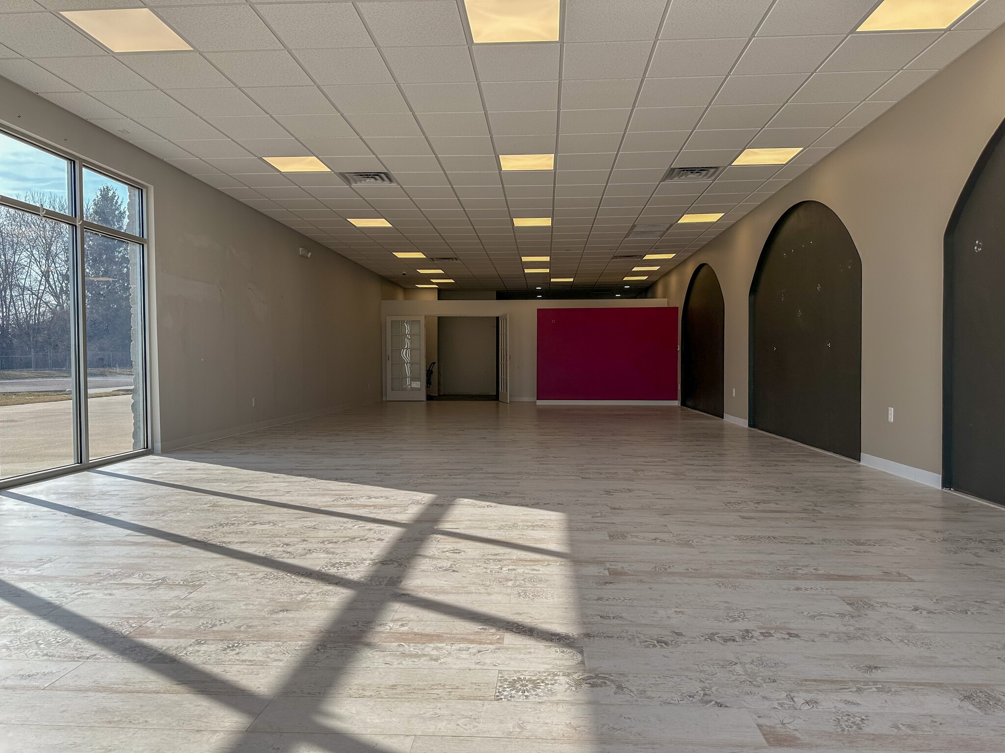4302 Wabash Ave, Springfield, IL for lease Interior Photo- Image 1 of 12
