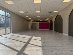 4302 Wabash Ave, Springfield, IL for lease Interior Photo- Image 1 of 12