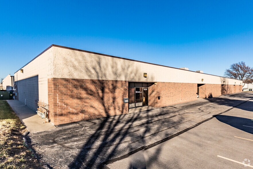 11500-11530 W 90th St, Overland Park, KS for lease - Building Photo - Image 2 of 6