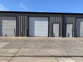 2453 Glenda Ln, Dallas, TX for lease Building Photo- Image 2 of 3