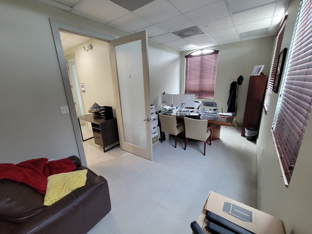 5599 S University Dr, Davie, FL 33328 - Unit 205 - - Interior Photo - Image 1 of 21