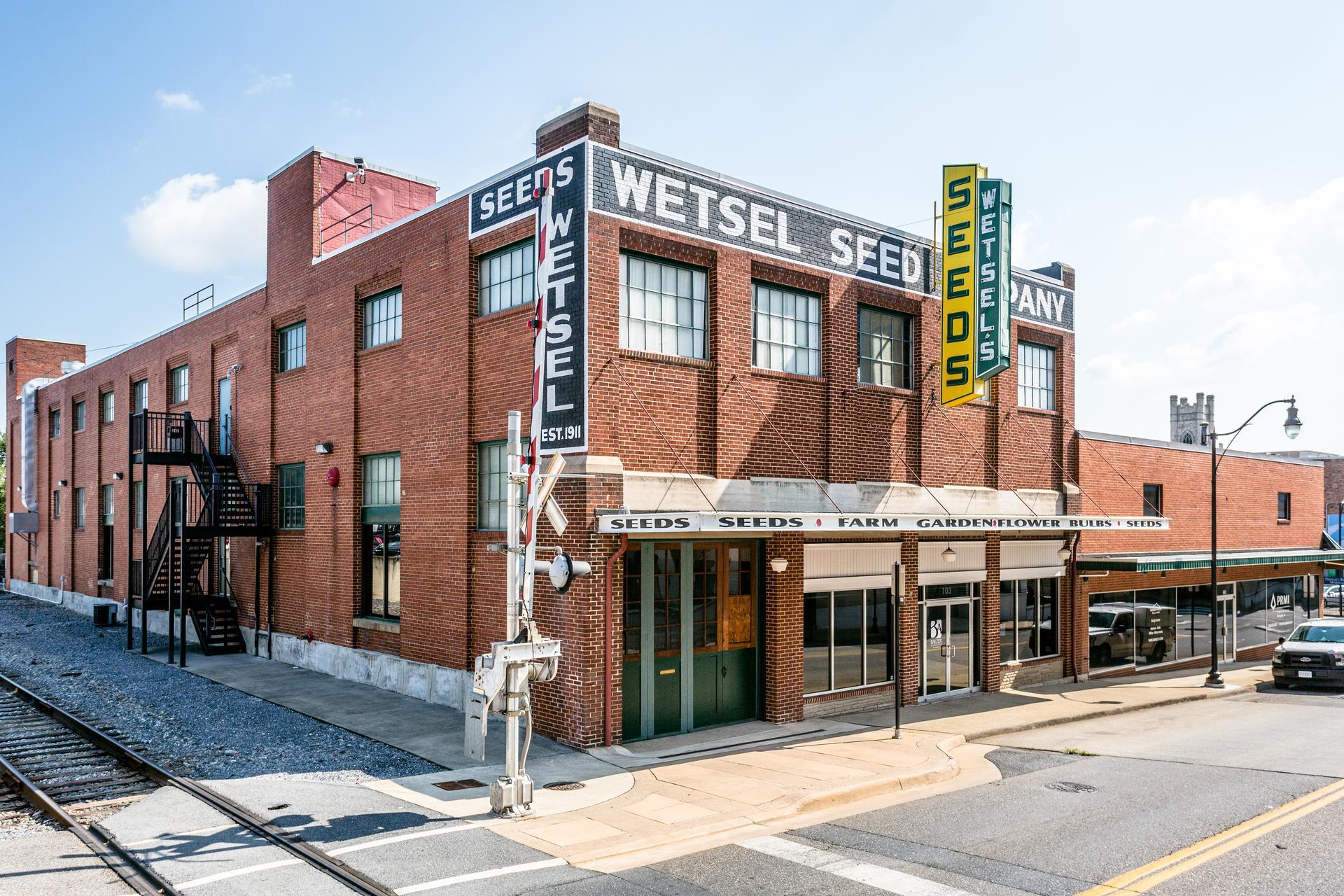 128 W Market St, Harrisonburg, VA for sale Building Photo- Image 1 of 1