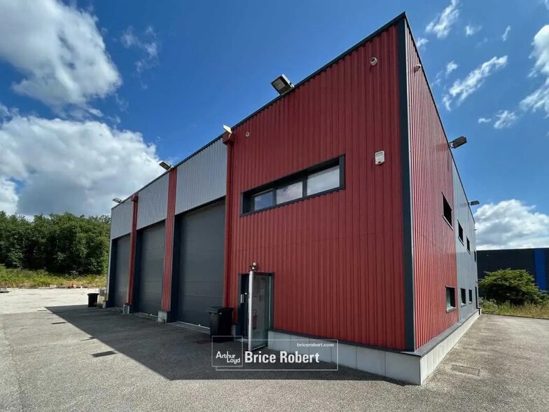 Flex in Janneyrias for sale - Building Photo - Image 1 of 6