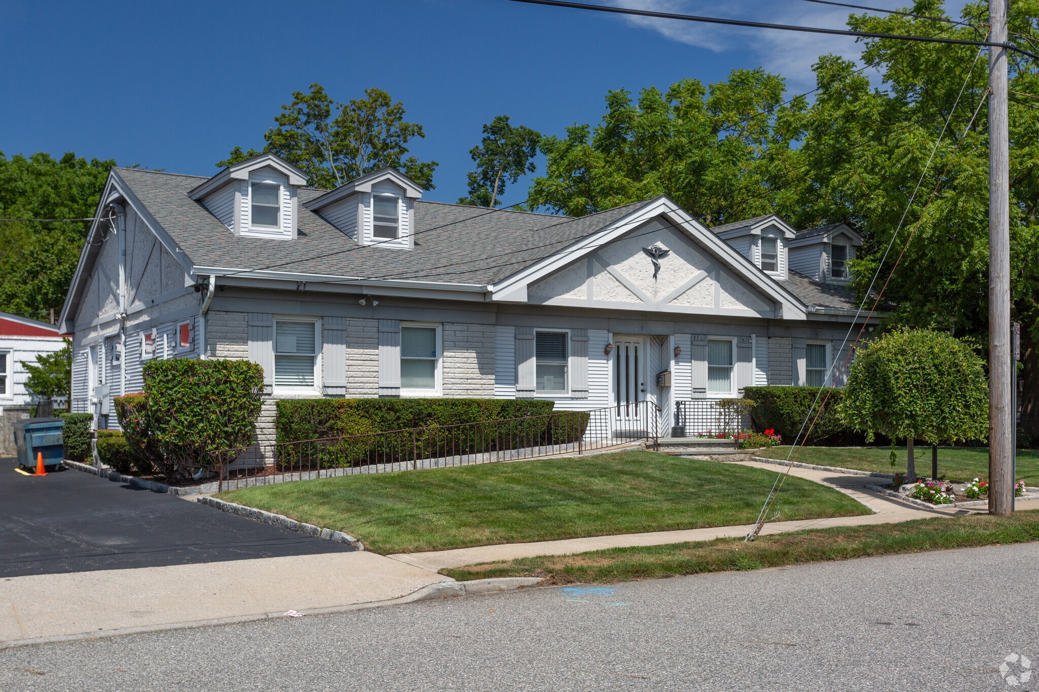 5 Cedar Ct, Copiague, NY for sale Primary Photo- Image 1 of 1