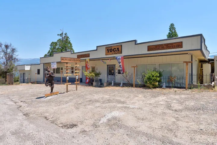 38797 California 41, Oakhurst, CA for lease Building Photo- Image 1 of 9