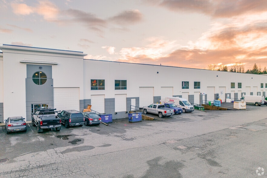 1533 Broadway St, Port Coquitlam, BC for lease - Building Photo - Image 3 of 5