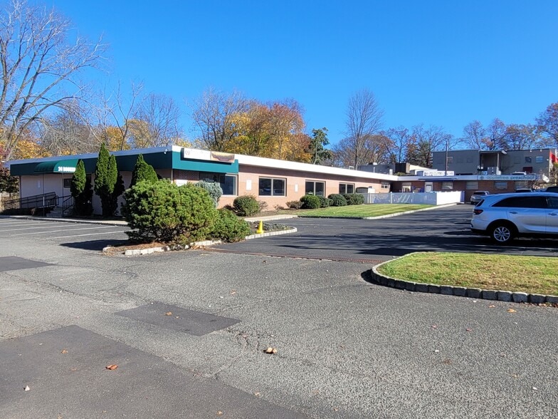 24 Booker St, Westwood, NJ for lease - Primary Photo - Image 2 of 7