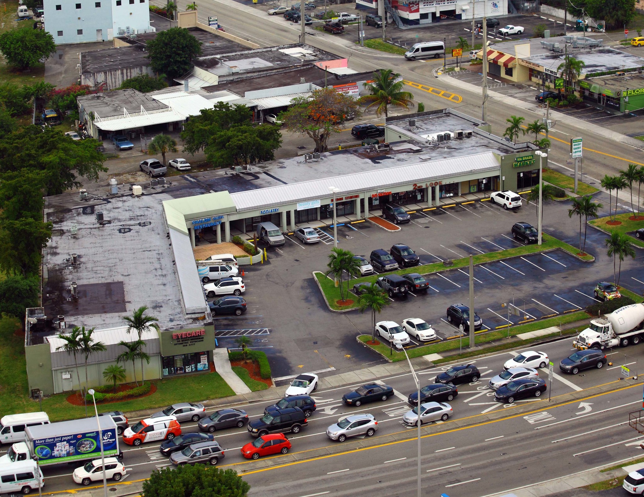 18505-18557 W Dixie Hwy, Miami, FL for lease Building Photo- Image 1 of 3