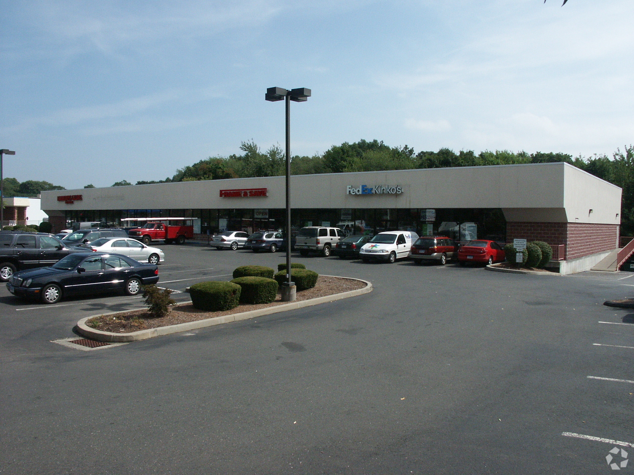 596 Westport Ave, Norwalk, CT 06851 - Golden Crest Plaza | LoopNet