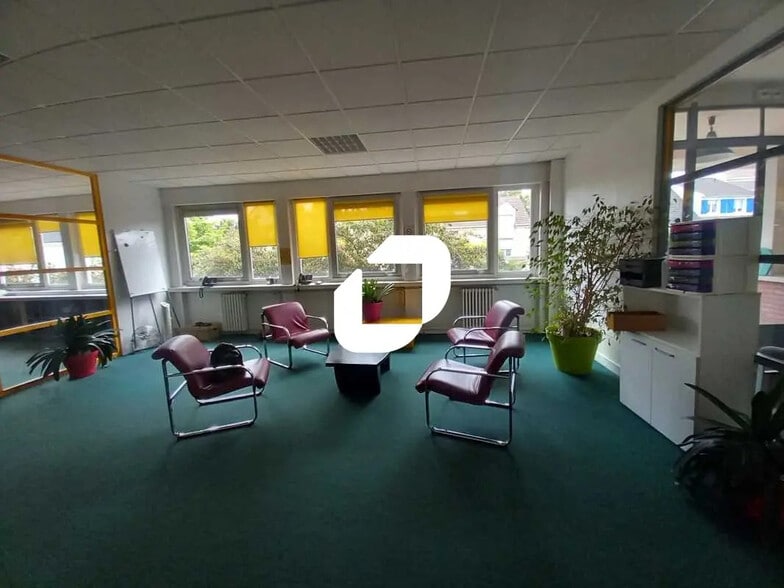 Office in Bagneux for lease - Building Photo - Image 3 of 16