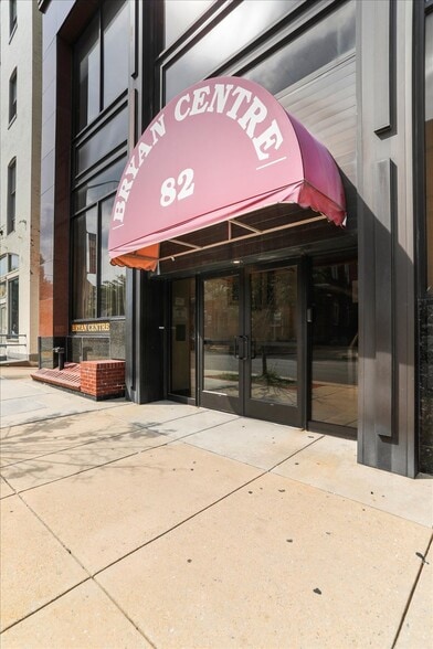 82 W Washington St, Hagerstown, MD for sale - Building Photo - Image 2 of 33