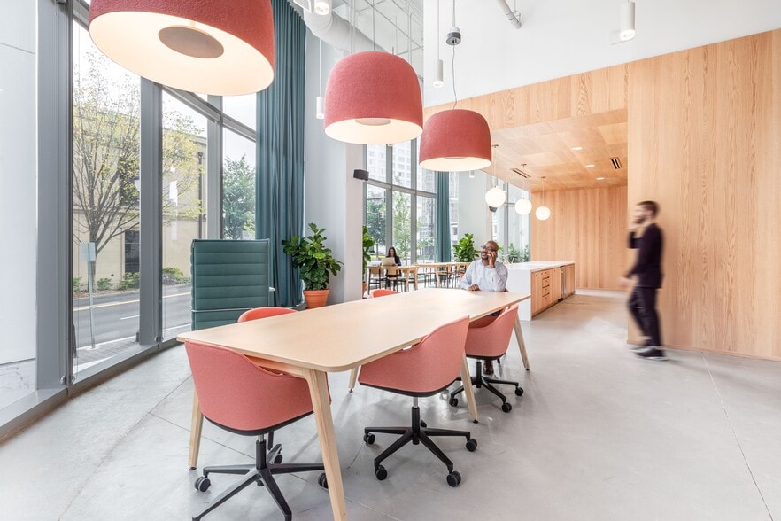 3372 Peachtree Rd NE, Atlanta, GA for lease - Interior Photo - Image 3 of 12