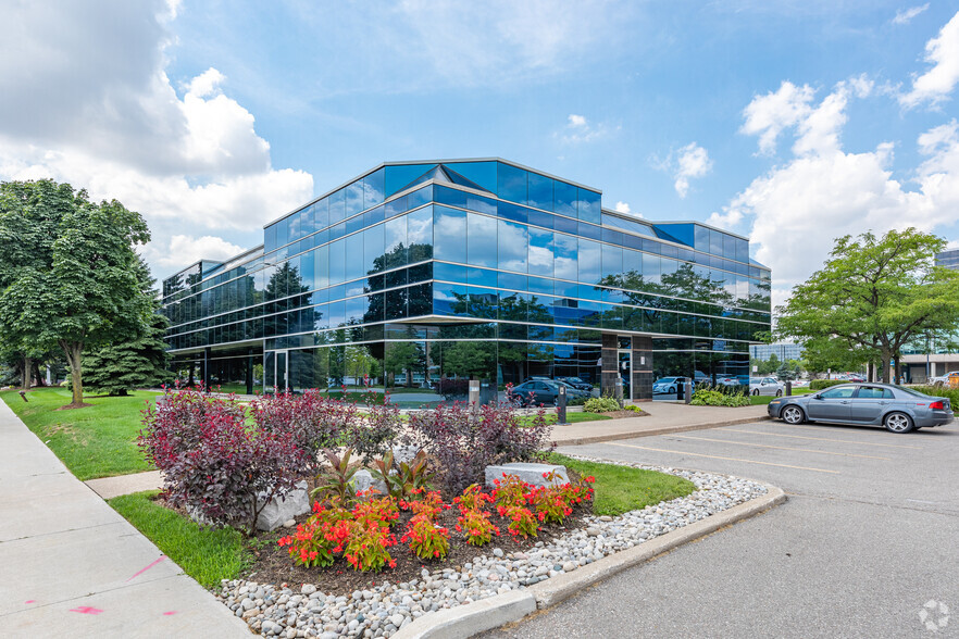 2475 Skymark Ave, Mississauga, ON for sale - Building Photo - Image 1 of 1