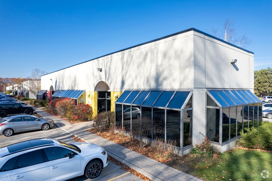 120 W Beaver Creek Rd, Richmond Hill, ON for sale - Building Photo - Image 2 of 2