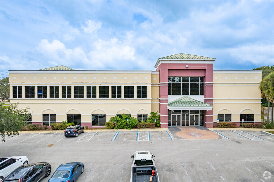 3200 E Silver Springs Blvd, Ocala, FL for sale - Building Photo - Image 2 of 10