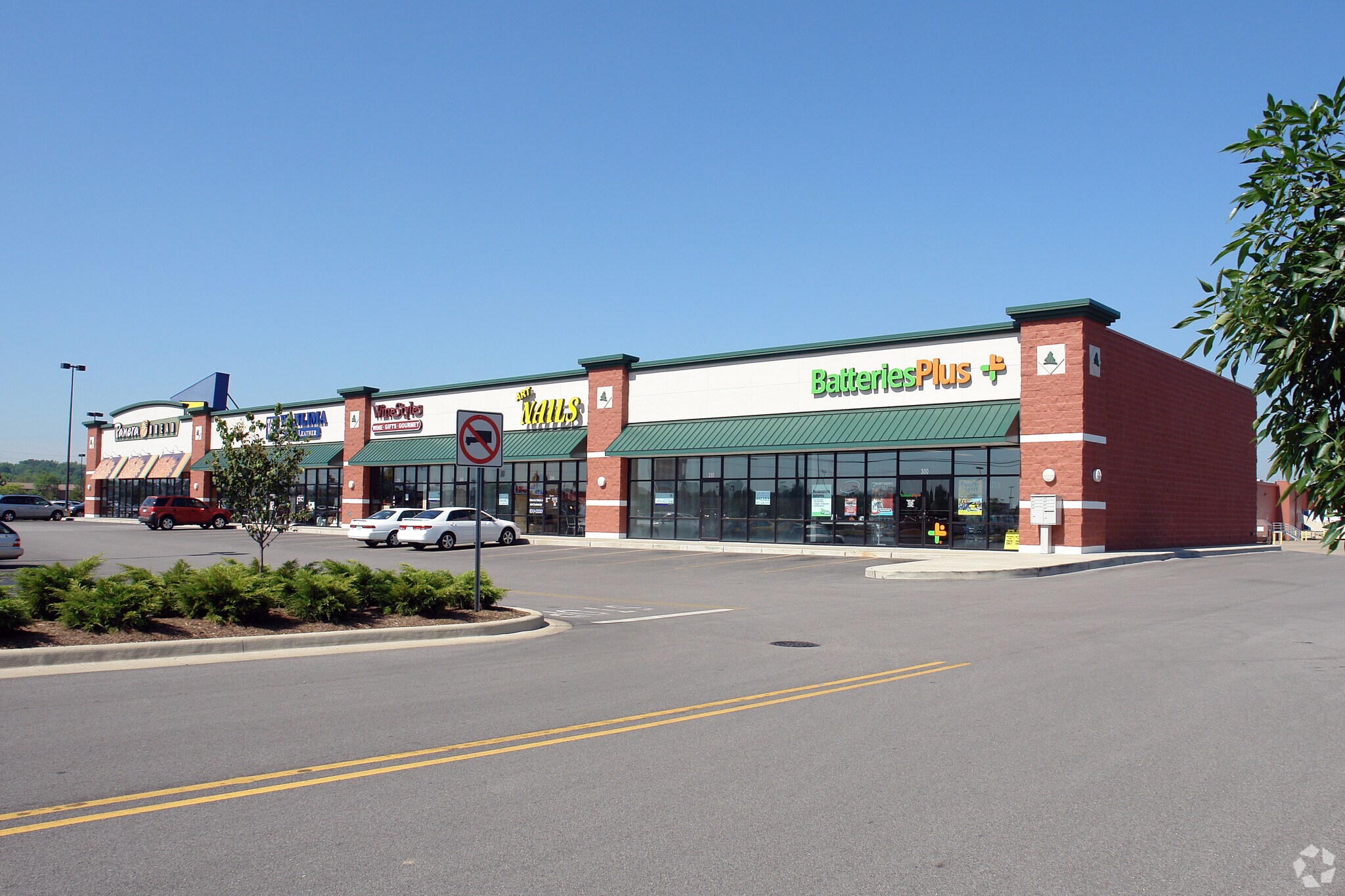 6220-6300 E LLoyd Expy, Evansville, IN for lease Primary Photo- Image 1 of 9