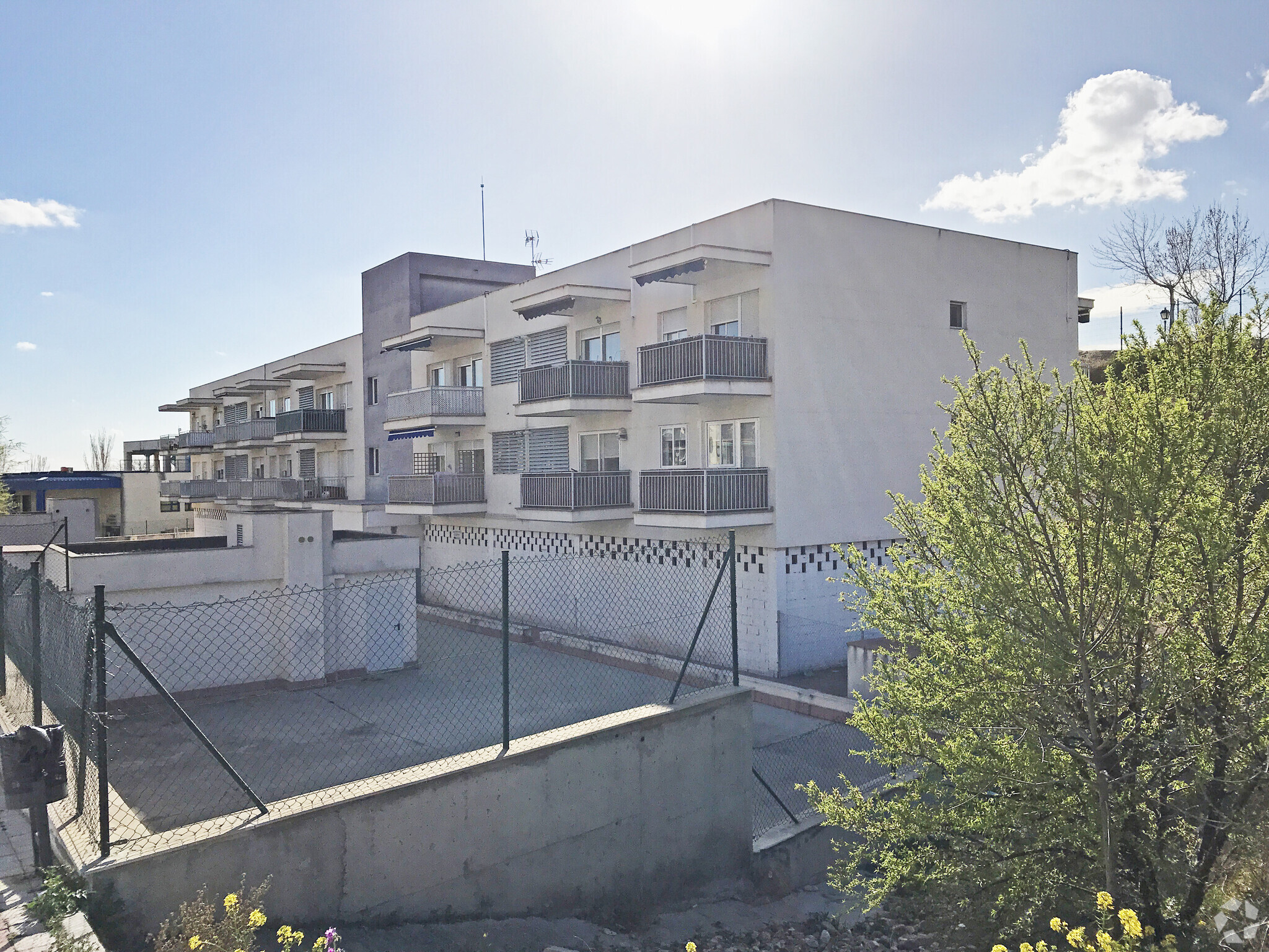 Calle Valdeamor, 25, Algete, Madrid for sale Primary Photo- Image 1 of 3