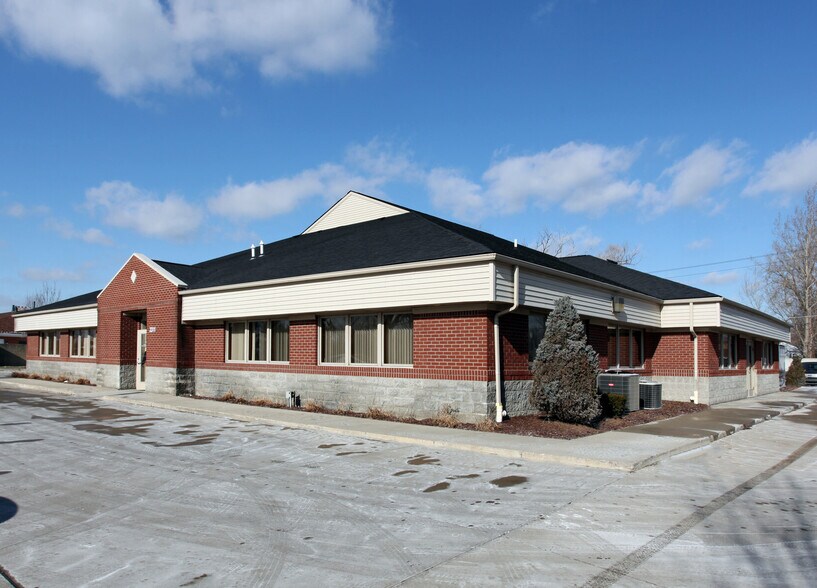 The Macomb Group Headquarters 15 Mile Road Sterling Heights Mi 2311 Fifteen Mile Rd, Sterling Heights, MI 48310 | LoopNet