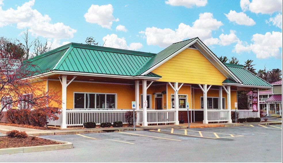 925 State Route 9, Queensbury, NY for sale - Building Photo - Image 1 of 1