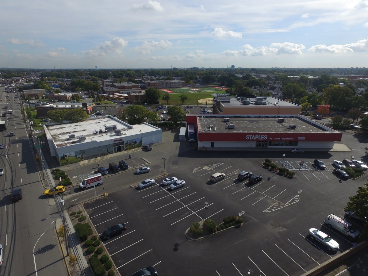 2310 Jericho Tpke, Garden City Park, NY 11040