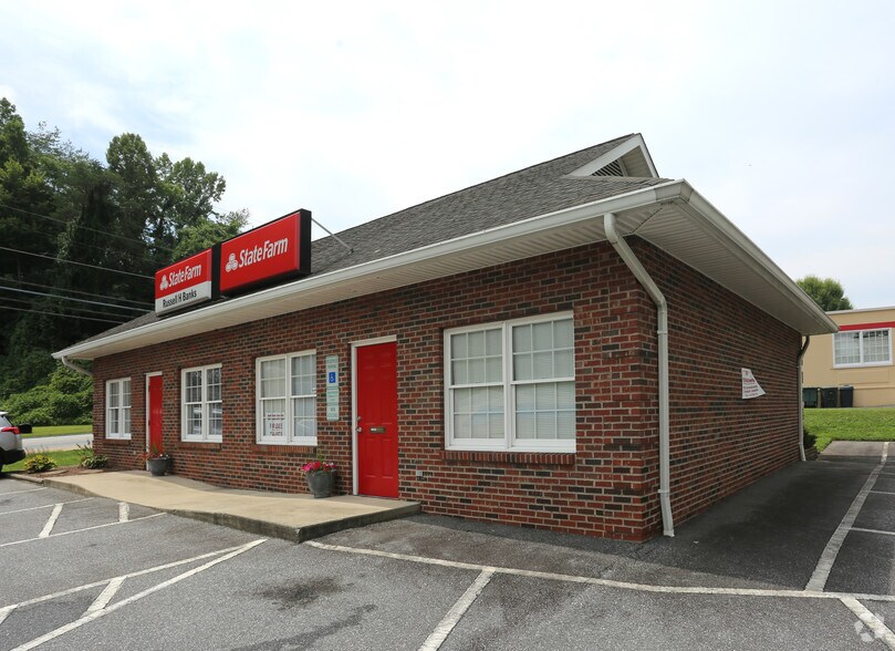 520 Harper Ave NW, Lenoir, NC 28645