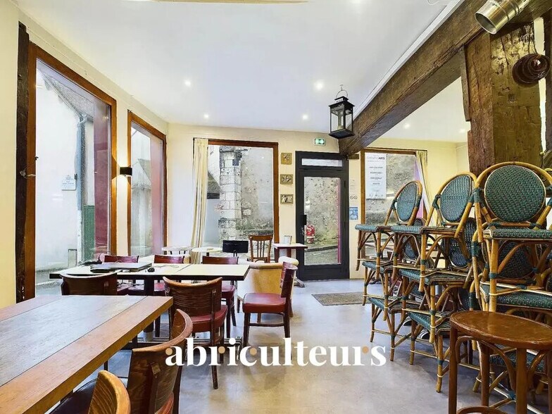 15 Rue De La Porte Cendreuse, Chartres for sale - Building Photo - Image 2 of 7