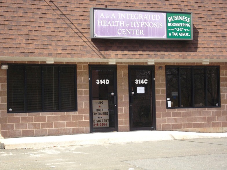 314 New Britain Rd, Berlin, CT for sale - Building Photo - Image 1 of 1