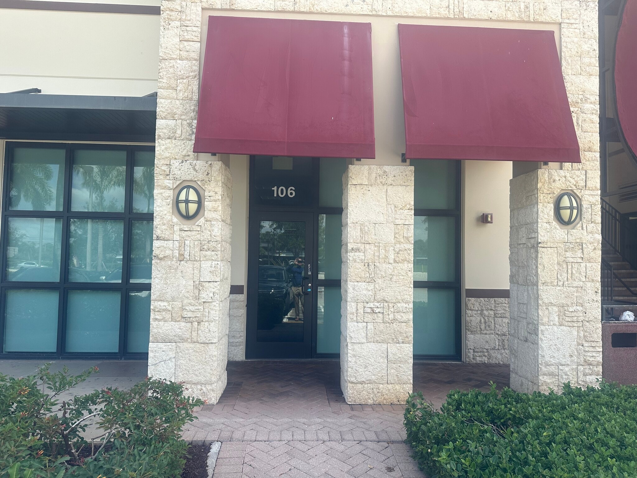 4900 S University Dr, Davie, FL for lease Building Photo- Image 1 of 6