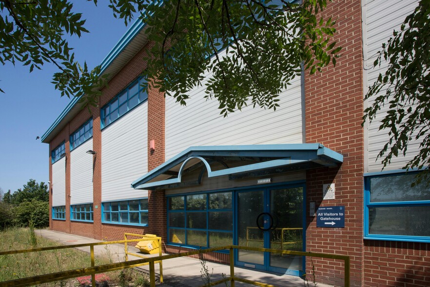 736-738 London Rd, Grays for lease - Building Photo - Image 2 of 4