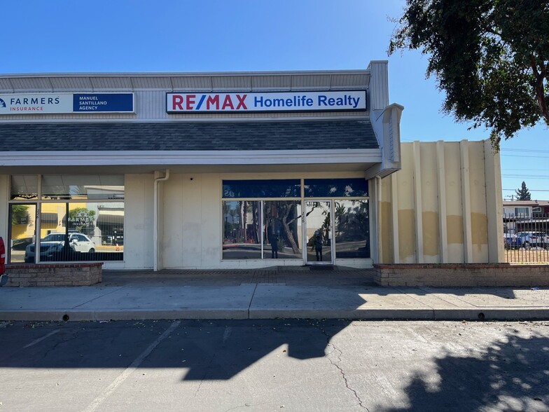 220-228 S Glendora Ave, West Covina, CA for lease - Building Photo - Image 1 of 9