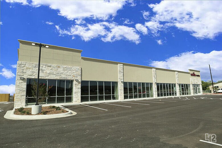 2102 W Stan Schlueter Loop, Killeen, TX for lease - Primary Photo - Image 2 of 24