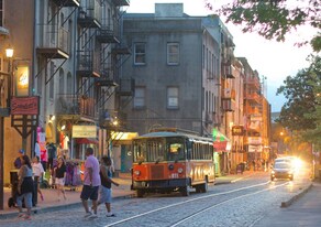 219-230 W River St, Savannah GA - Pub