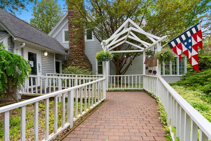 10320 Water Steet, Sister Bay, WI for sale - Building Photo - Image 3 of 64