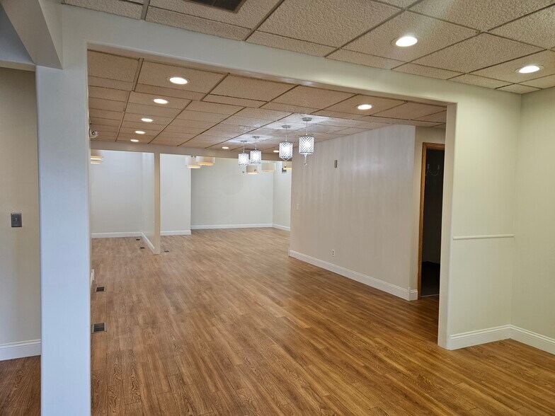 5820 Gratiot Rd, Saginaw, MI for lease - Building Photo - Image 2 of 17