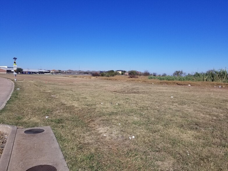 9750 Legacy Dr, Fort Worth, TX for sale - Building Photo - Image 2 of 5