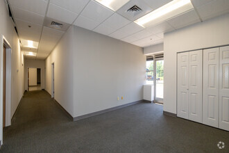 1809 Cross Beam Dr, Charlotte, NC for lease Interior Photo- Image 2 of 4