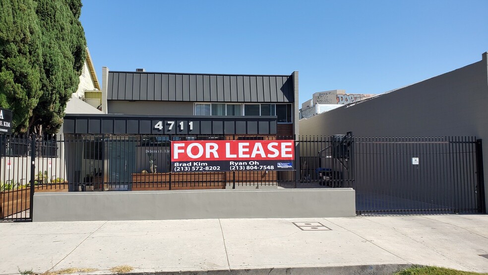 4711 Oakwood Ave, Los Angeles, CA for lease - Building Photo - Image 1 of 22