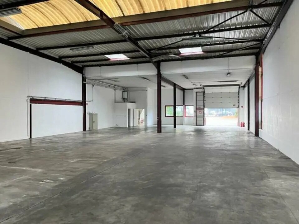Flex in Le Blanc-Mesnil for lease Building Photo- Image 1 of 5