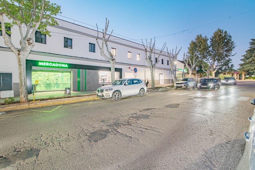 Calle Glorieta Derecha, 6, La Carolina, Jaén for sale - Building Photo - Image 1 of 3