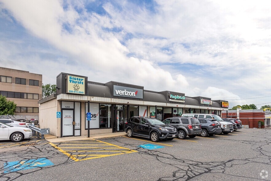 1237-1249 Worcester Rd, Framingham, MA for lease - Building Photo - Image 3 of 4