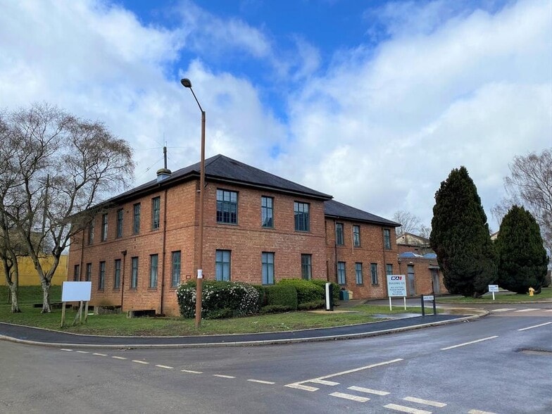 125 Camp Rd, Upper Heyford for lease - Building Photo - Image 3 of 8