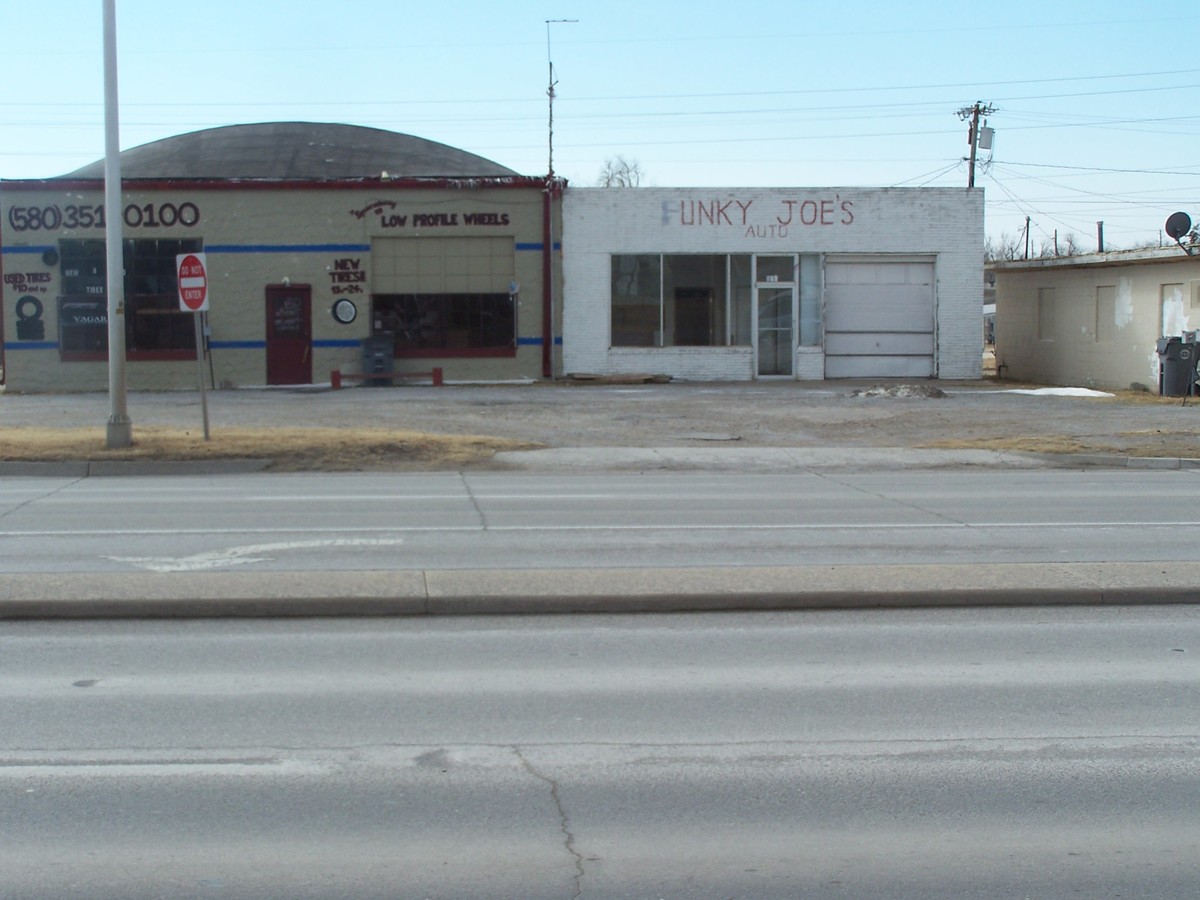 502-506 SW Lee Blvd. - Lawton, OK for Sale | LoopNet