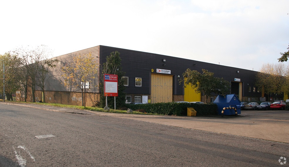59 Felthambrook Way, Feltham, LND TW13 7DU Industrial for Lease