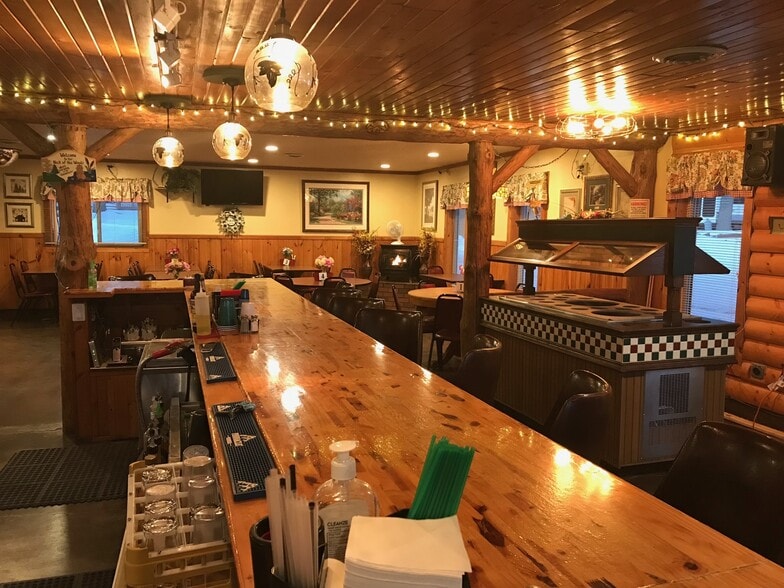 N1211 Potato Lake Rd, Chetek, WI for sale - Interior Photo - Image 2 of 34