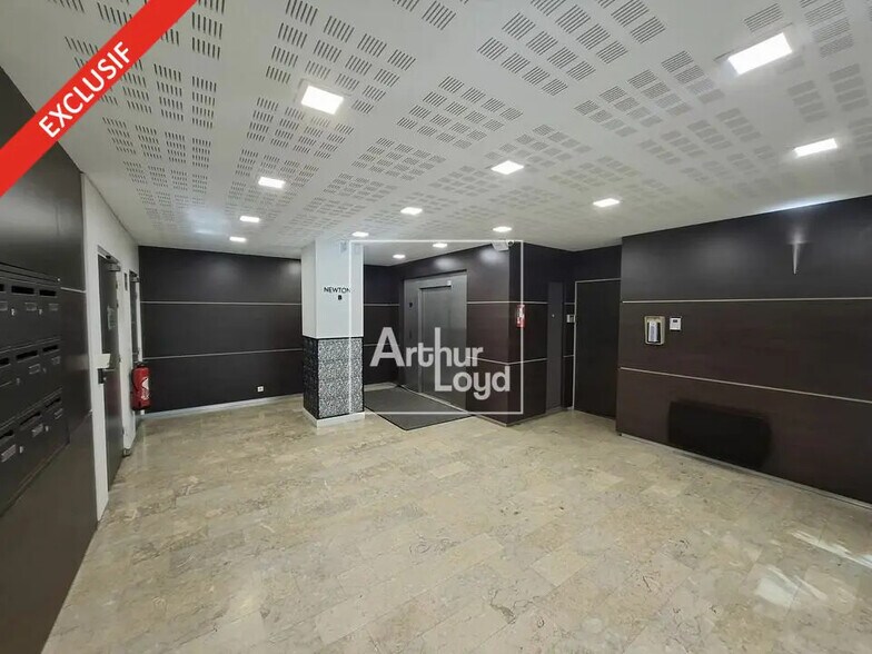 Office in Lognes for lease - Lobby - Image 2 of 4