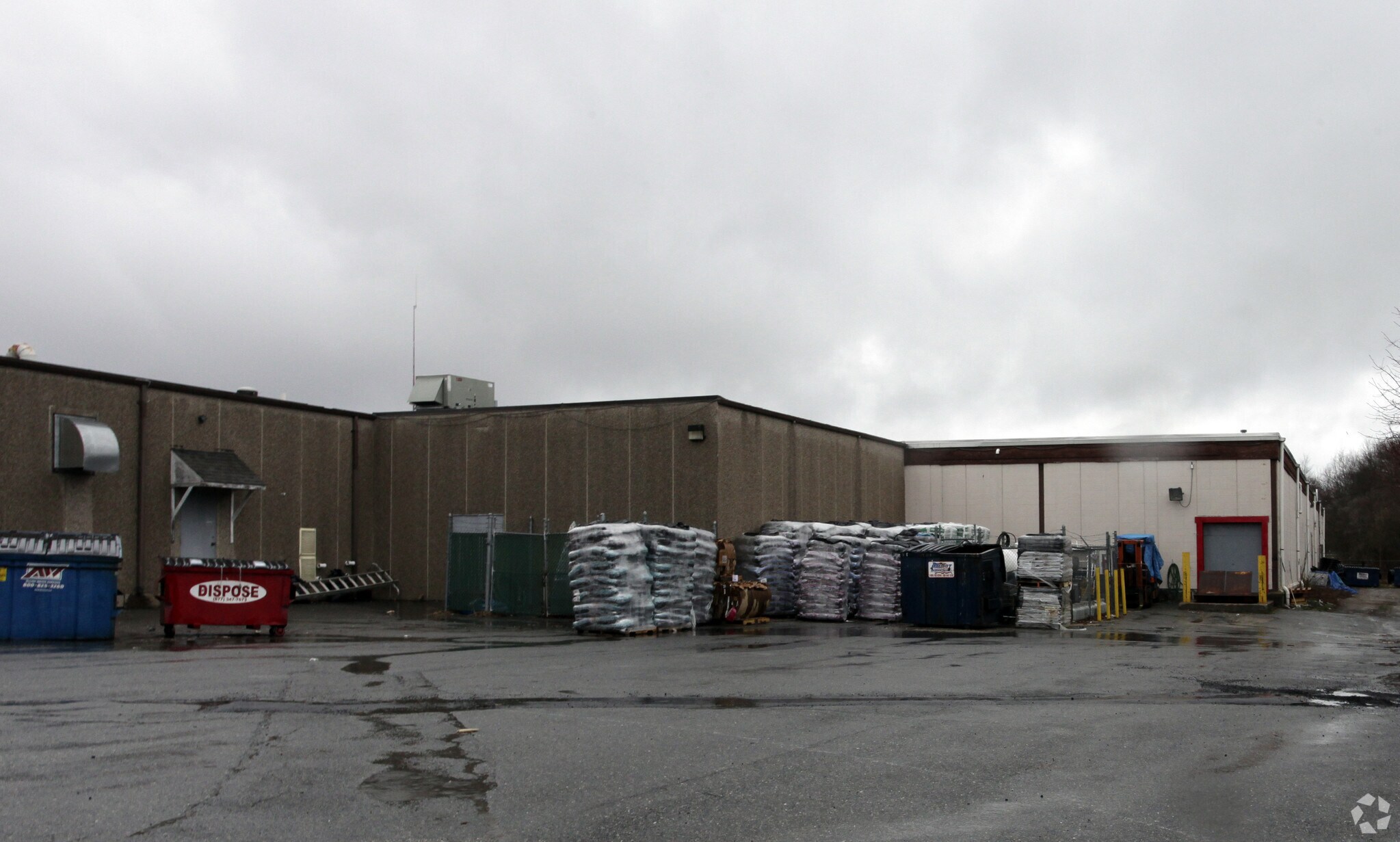 636 Gooding Ave, Bristol, RI 02809 Bristol Shopping Center