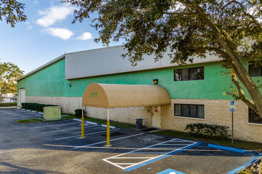 375 Mears Blvd, Oldsmar, FL for lease - Building Photo - Image 2 of 5