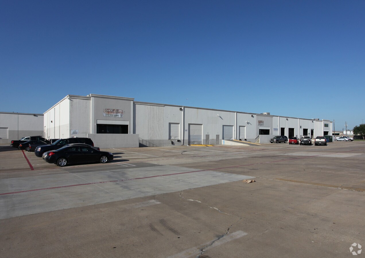 14151421 Hutton Dr, Carrollton, TX 75006