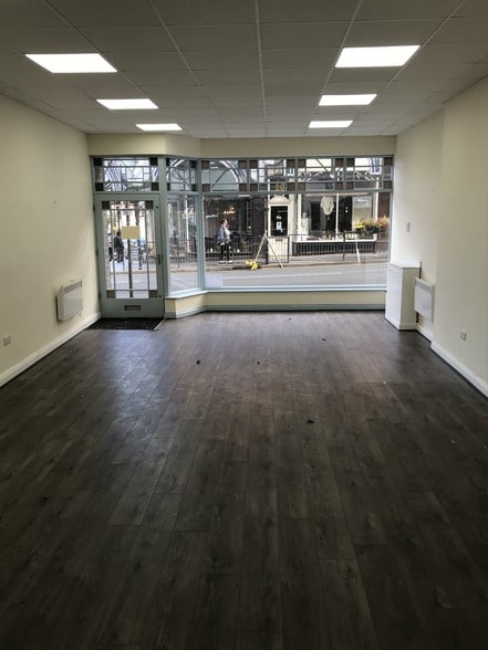 17 Conway Rd, Colwyn Bay for sale - Interior Photo - Image 1 of 1