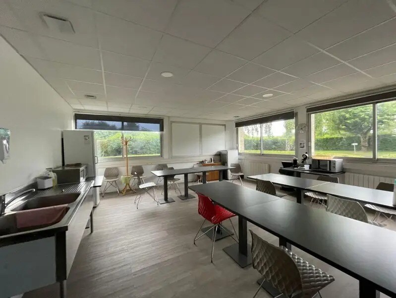 Industrial in Buc for lease Building Photo- Image 1 of 1